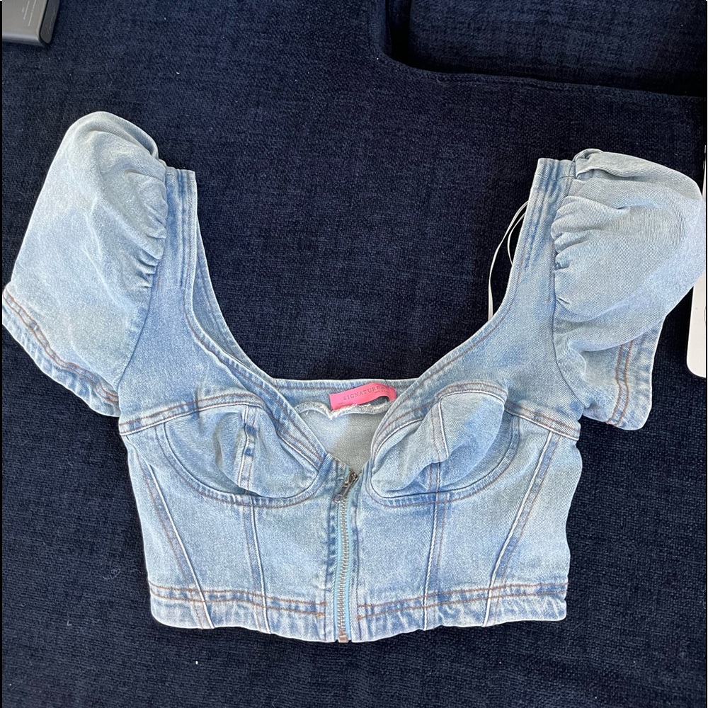 Denim puff sleeve crop top